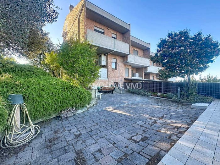 Appartamento con 5 locali in vendita in Via Giuseppe Verdi, Casine, Ostra