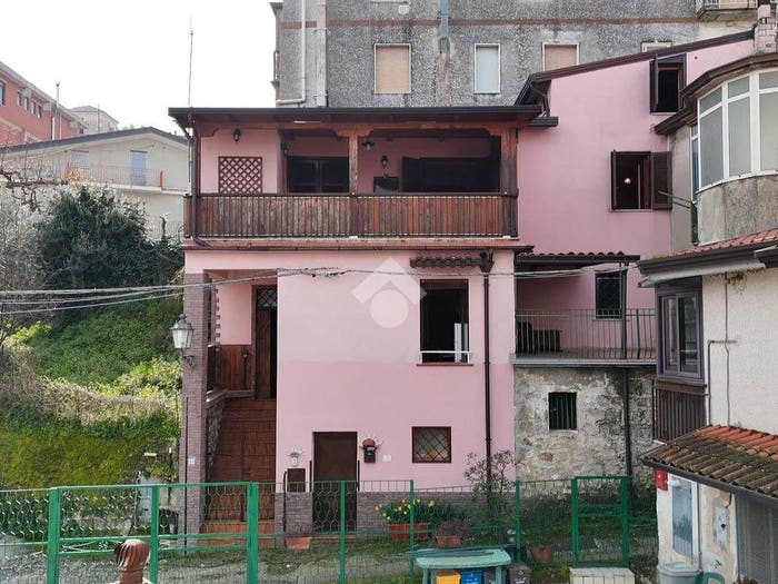 Casa con 5 locali in vendita in Via ponticelli, Centro, Pietrastornina