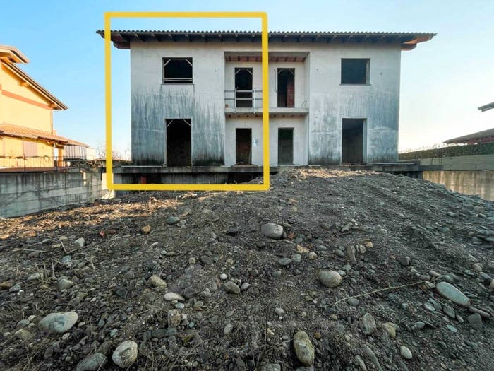 Casa quadrilocale in vendita in via Papa Giovanni XXIII, Cavaglio d'Agogna