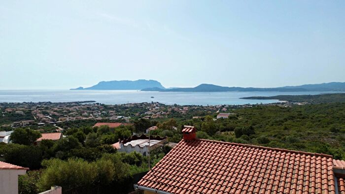 Casa quadrilocale in vendita in Via della Fasciolara Pittulongu, Olbia