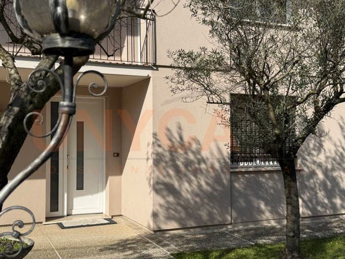 Casa con 6 locali in vendita in Caselle, Selvazzano Dentro