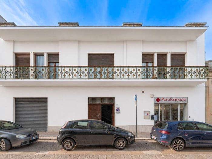 Casa con 6 locali in vendita in Via Salvatore Trinchese, Martano