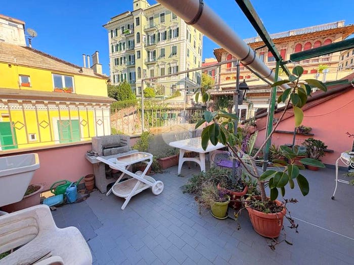 Appartamento con 5 locali in vendita in Via Caffaro, Castelletto, Genova