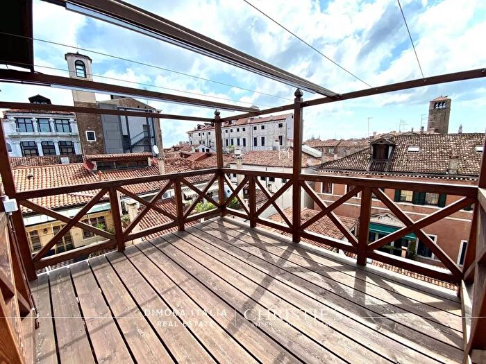 Appartamento con 5 locali in vendita in Santa Croce, Venezia