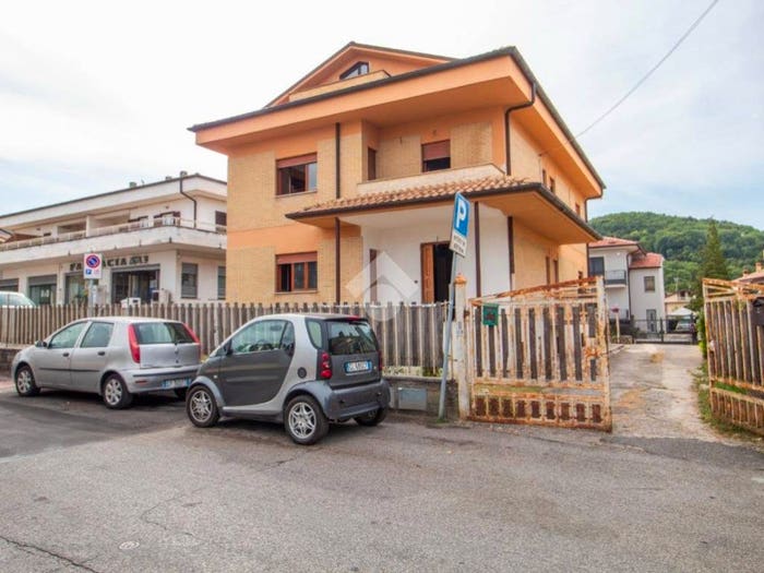 Appartamento quadrilocale in vendita in Via Don Mario D'Aquilio, Santa Rufina, Cittaducale