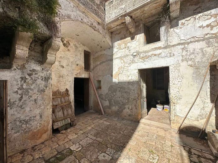 Casa con 6 locali in vendita in Via Pendino, Corigliano d'Otranto