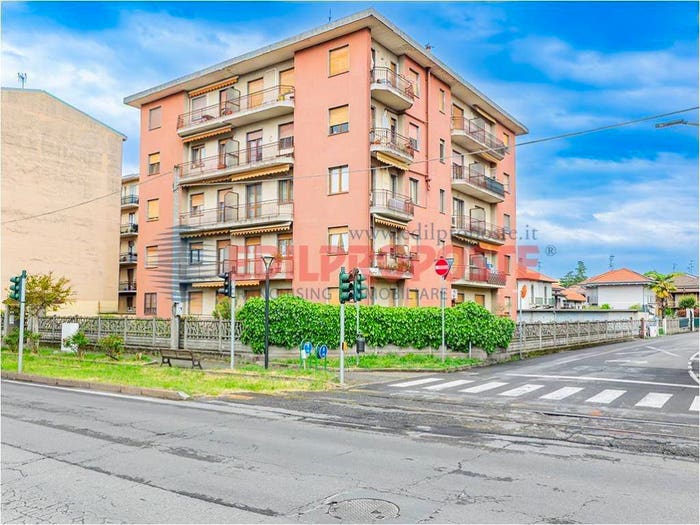 Appartamento trilocale in vendita in Via dei Mille, Centro, Limbiate