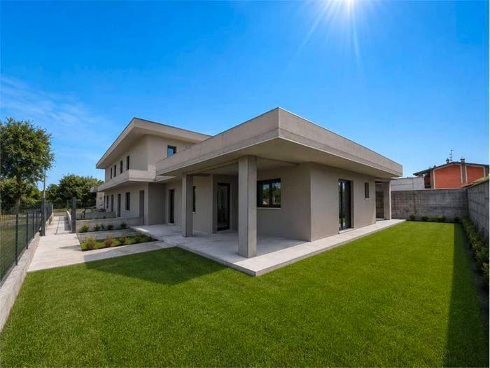 Casa con 5 locali in vendita in Piazzale Risorgimento, Centro, Castrezzato