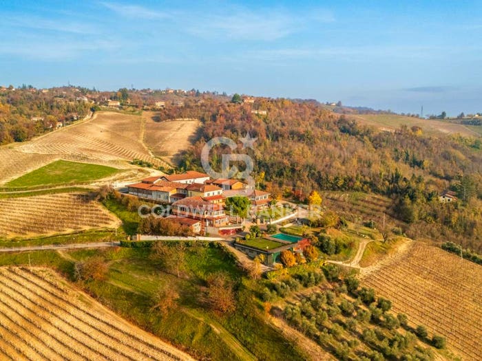 Casa con 6 locali in vendita in Grazzano Badoglio