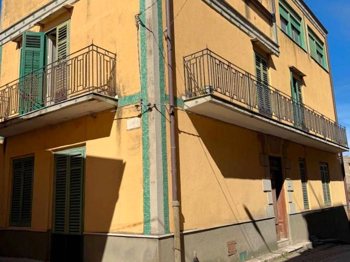 Casa con 6 locali in vendita in Via Monsignore Giovanni Bacile, Bisacquino