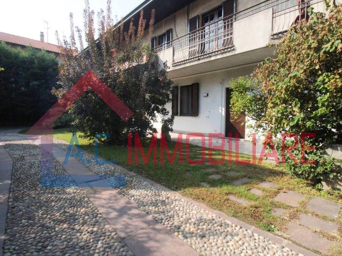 Appartamento trilocale in vendita in Via del Fabbro, Centro, Samarate