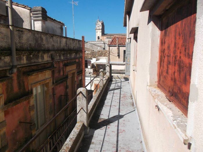 Casa con 6 locali in vendita in via Cavour, Canicattini Bagni