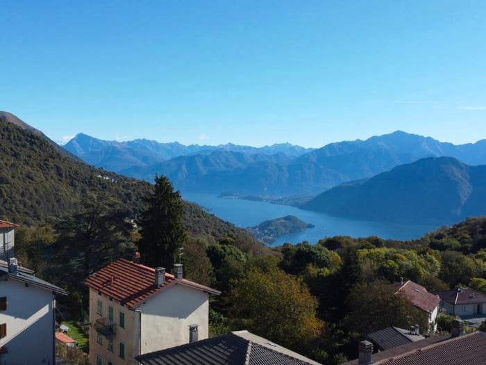 Casa quadrilocale in vendita in Via Scalinata Dossello, Pigra