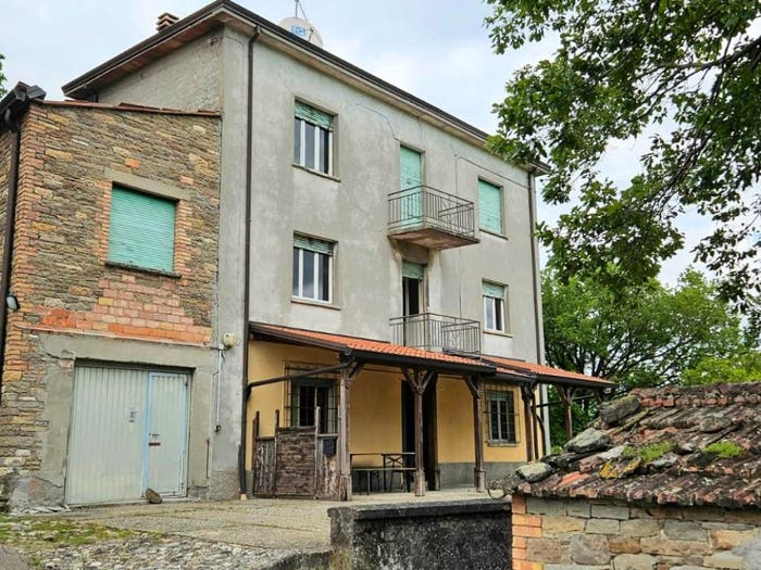 Casa con 6 locali in vendita in Località Tognoni, Varsi