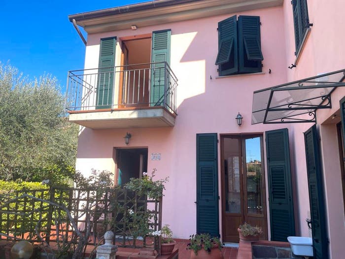 Casa con 6 locali in vendita in Via dell'Esse, Civitella in Val di Chiana