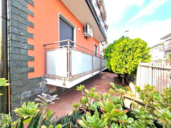 Appartamento trilocale in vendita in Via Alessandro Volta, Centro, Pero