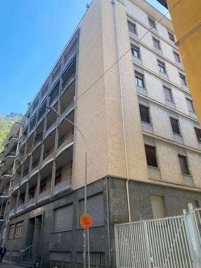 Appartamento trilocale in vendita in via Rezzonico, Valduce Crispi, Como