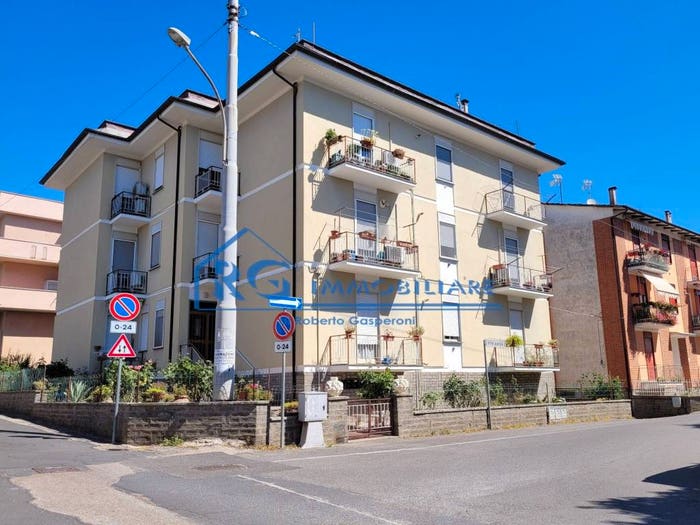 Appartamento trilocale in vendita in Via Aprile, Centro, Castiglione in Teverina