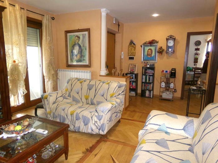Appartamento quadrilocale in vendita in Via Siracusa, Semicentro, Aprilia