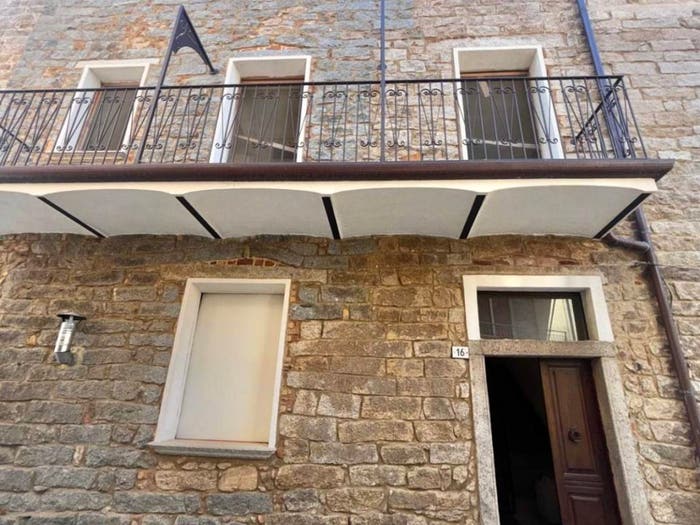 Casa con 6 locali in vendita in Via Cao, Gavoi