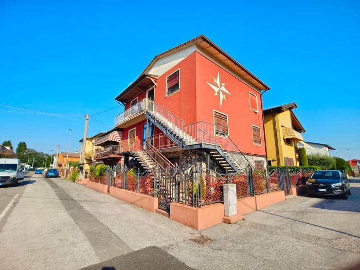 Appartamento con 6 locali in vendita in Via Camillo Benso di Cavour, Centro, Cerea