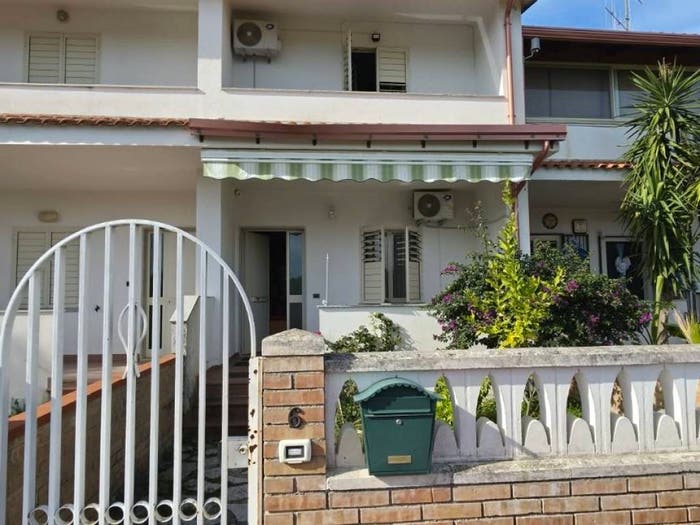 Casa quadrilocale in vendita in Via Capri, Centro, Sellia Marina