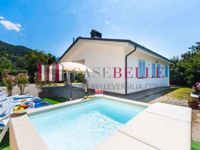 Casa quadrilocale in vendita in Via Grotto, Camaiore Paese, Camaiore