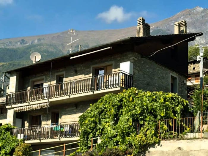 Appartamento bilocale in vendita in Frazione Romillod Capad, Centro, SaintVincent