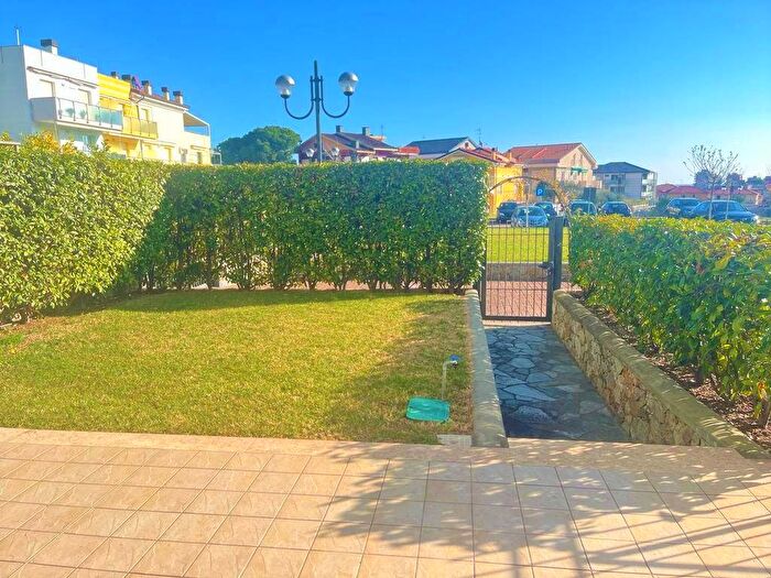 Appartamento bilocale in vendita in Via Castellaro, Borghetto Santo Spirito
