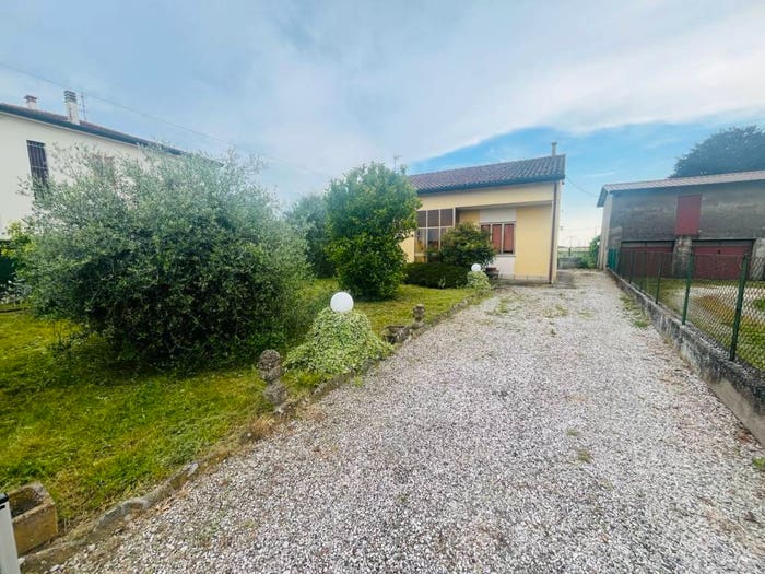 Casa quadrilocale in vendita in Via Monastero, Centro, Montagnana