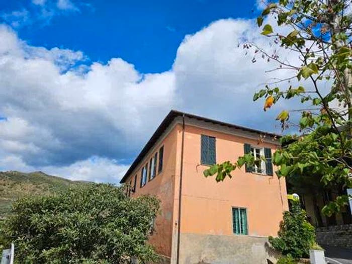 Appartamento quadrilocale in vendita in Via Principale No Number, Chiusanico