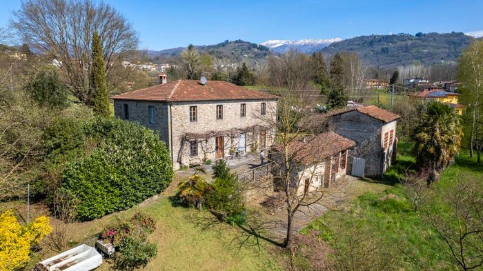 Casa con 6 locali in vendita in via per Menchi, Centro, Barga
