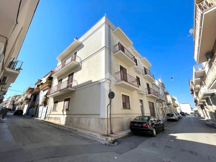 Appartamento quadrilocale in vendita in Via Generale Luigi Cadorna, Centro, Canosa di Puglia