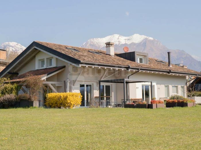 Casa con 6 locali in vendita in Via Pietro Pagello, Centro, Belluno