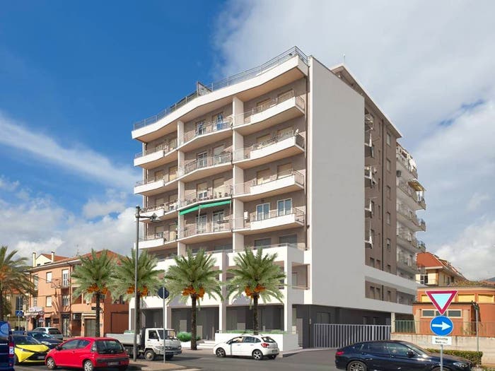 Appartamento trilocale in vendita in Via Aurelia, Centro, Loano