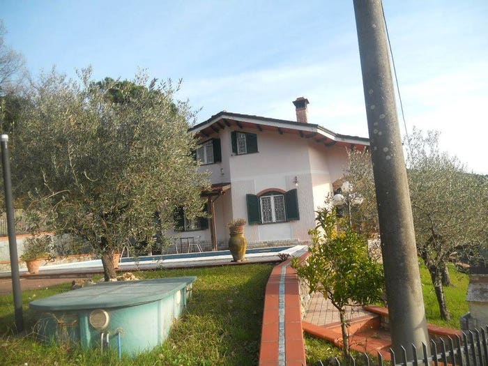 Casa con 6 locali in vendita in Castelnuovo Magra