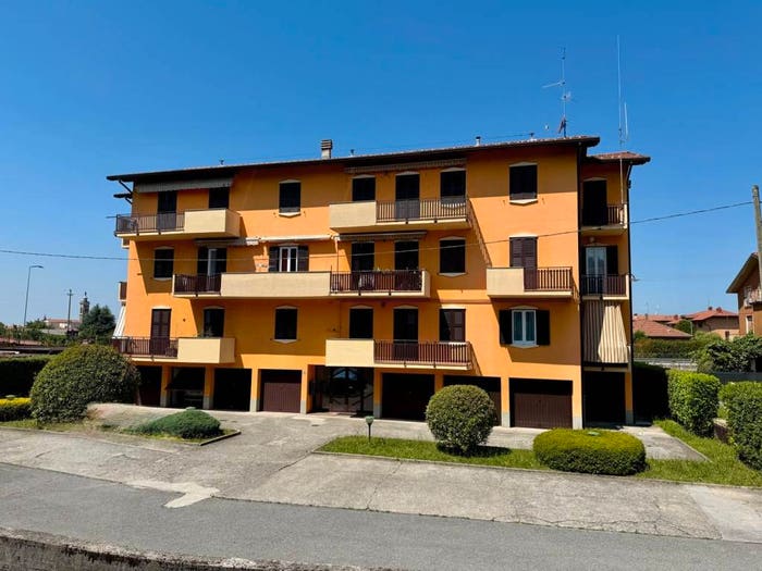 Appartamento trilocale in vendita in Via Francesco Nullo, Paladina