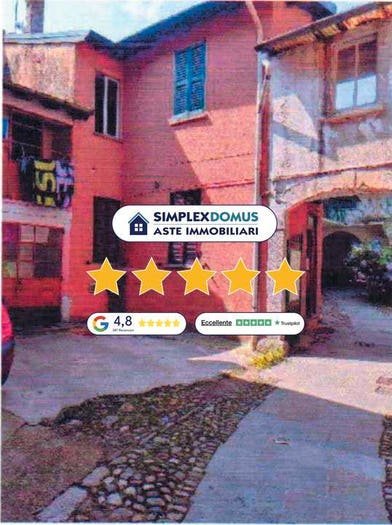 Appartamento con 5 locali in vendita in Via GB VICO, Centro, Cuvio