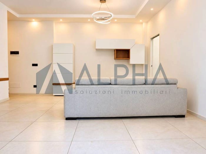 Appartamento trilocale in vendita in Viale Alessandro Tassoni, Viali, Modena