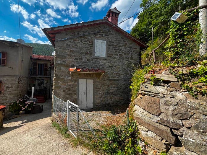 Casa quadrilocale in vendita in Via del Castello, Serravalle, Bibbiena