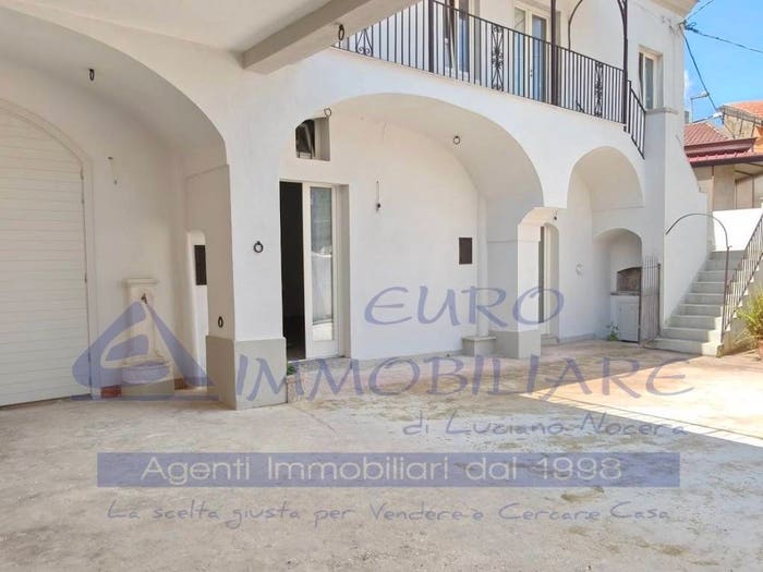 Casa con 6 locali in vendita in Via Vittorio Veneto, Centro, Cervino