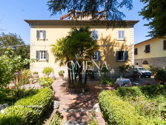 Casa con 6 locali in vendita in Bucine, Centro
