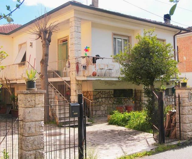 Casa con 6 locali in vendita in Via Napoli, Montepulciano Stazione, Montepulciano