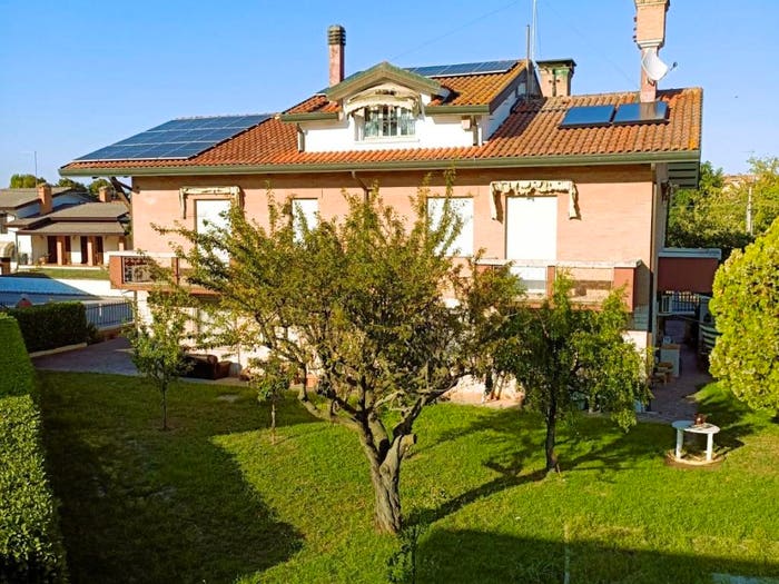 Casa con 6 locali in vendita in Via Angeli, Centro, Adria