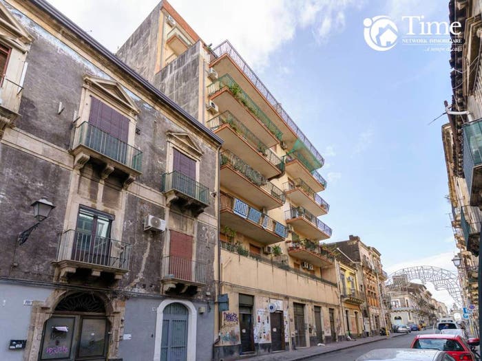 Appartamento trilocale in vendita in Via Giuseppe Garibaldi, Centro Storico, Catania