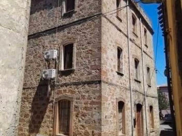 Casa con 5 locali in vendita in Via Umberto No Number, Sennariolo