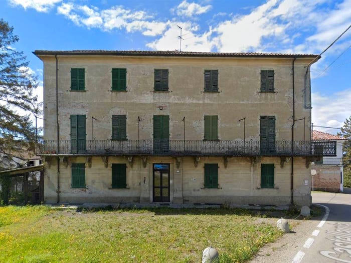 Casa con 6 locali in vendita in Carezzano Maggiore, Carezzano