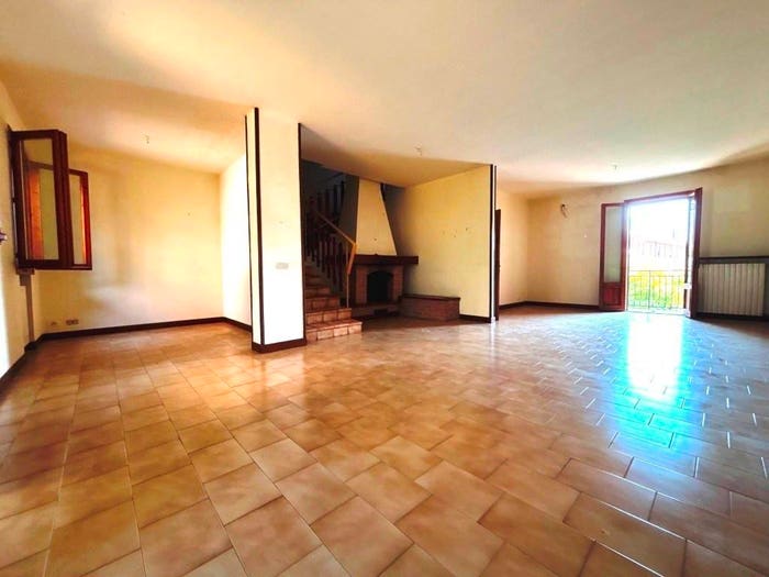 Casa con 6 locali in vendita in Via Sinistra Guerro, Centro, Castelvetro di Modena