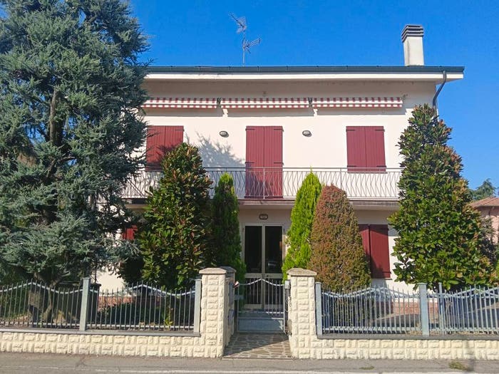 Casa con 6 locali in vendita in Via San Donnino, Centro, Sant'Agata Bolognese
