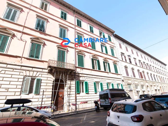 Appartamento con 6 locali in vendita in Via dell'Indipendenza, Cavour San Carlo, Livorno